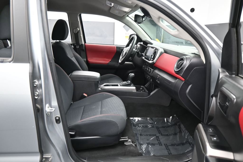 Used 2023 Toyota Tacoma SR5 RWD image 38