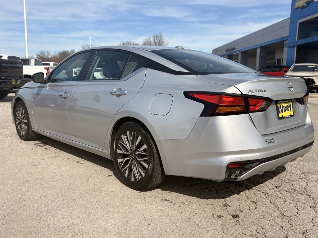 Used 2024 Nissan Altima 2.5 SV image 7
