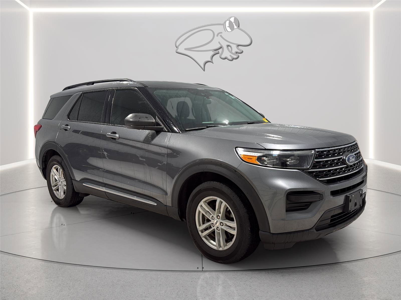Used 2024 Ford Explorer XLT RWD image 7
