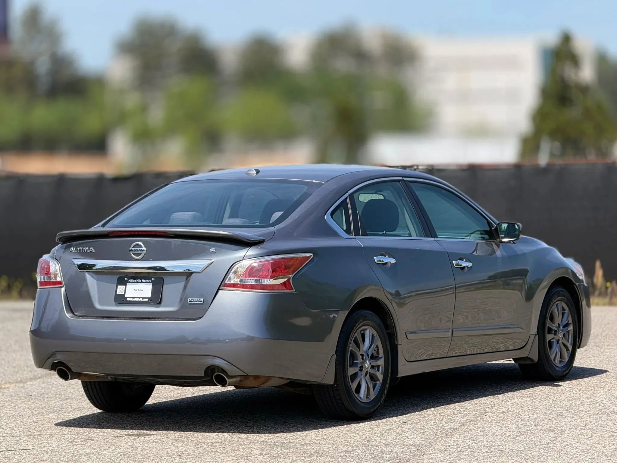 Used 2015 Nissan Altima 2.5 S w/ Special Edition Package FWD image 9