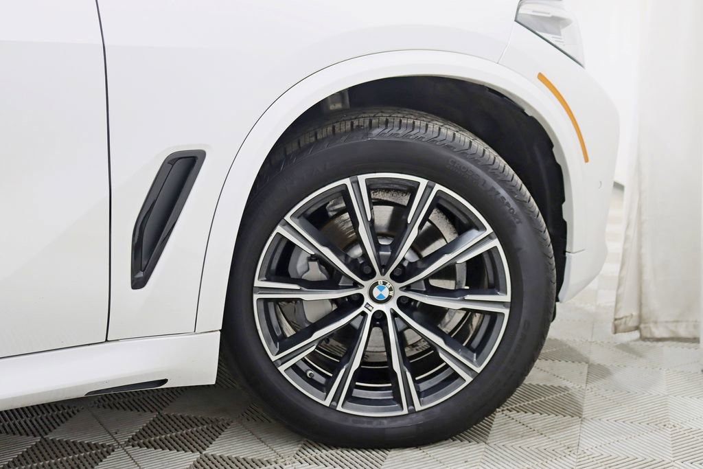 Used 2022 BMW X5 xDrive40i w/ M Sport Package AWD/4WD image 11