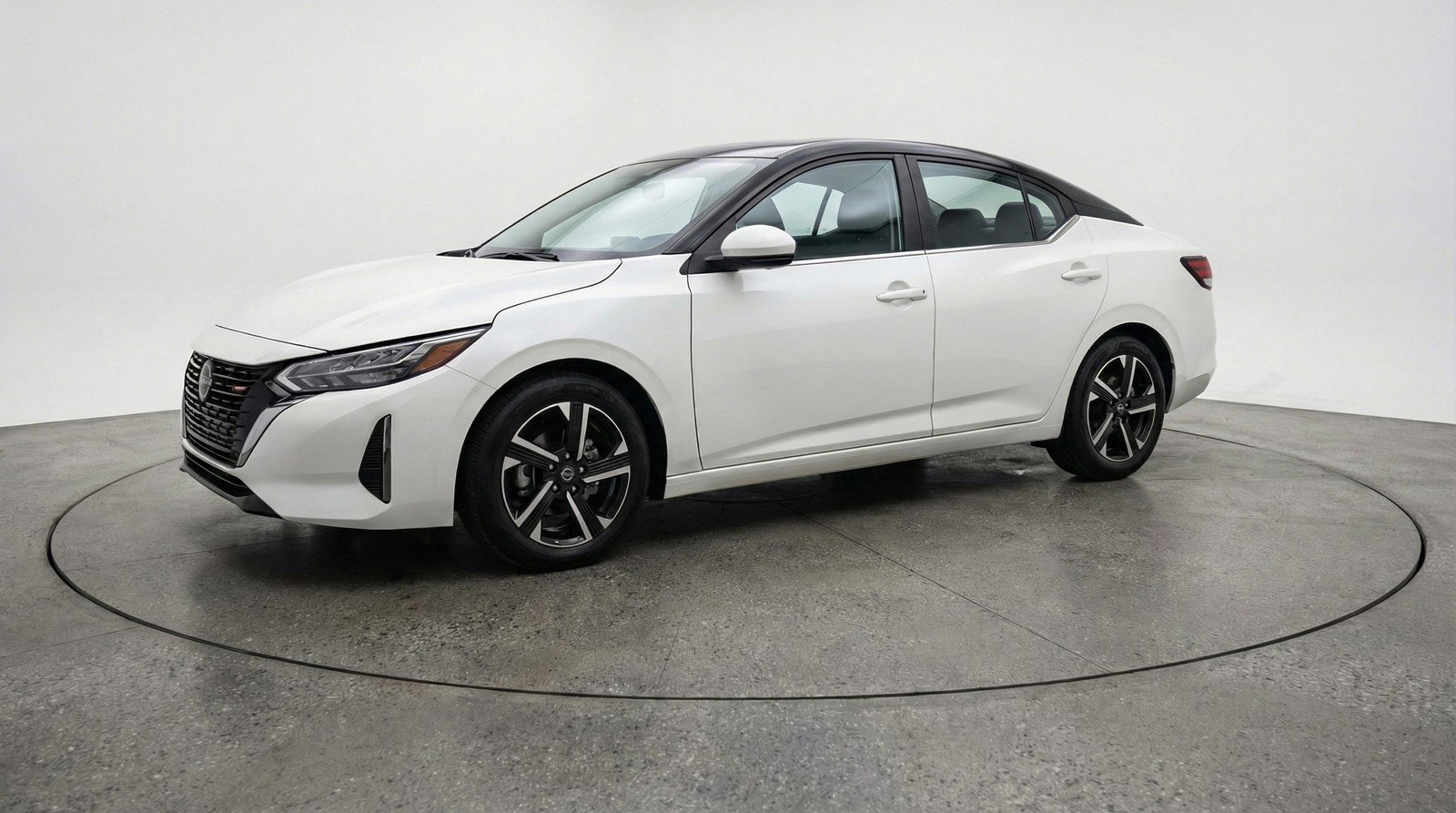 Used 2025 Nissan Sentra SV image 3