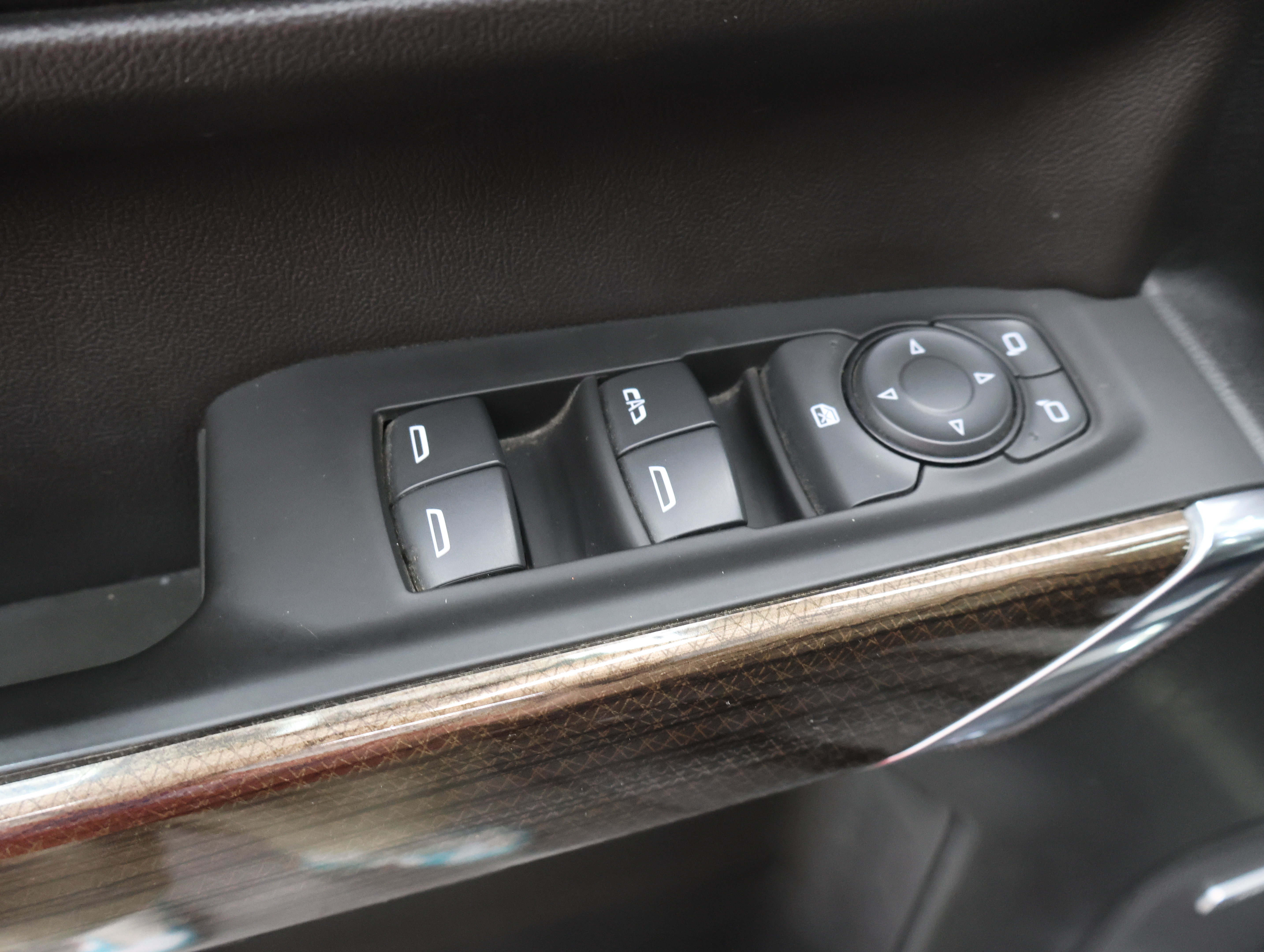 Used 2020 Chevrolet Silverado 1500 LT Trail Boss AWD/4WD image 42