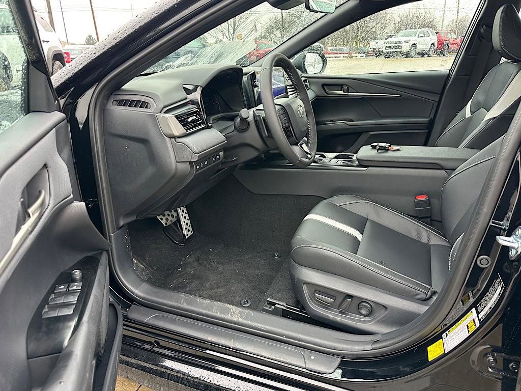 New 2026 Toyota Camry Hybrid image 6