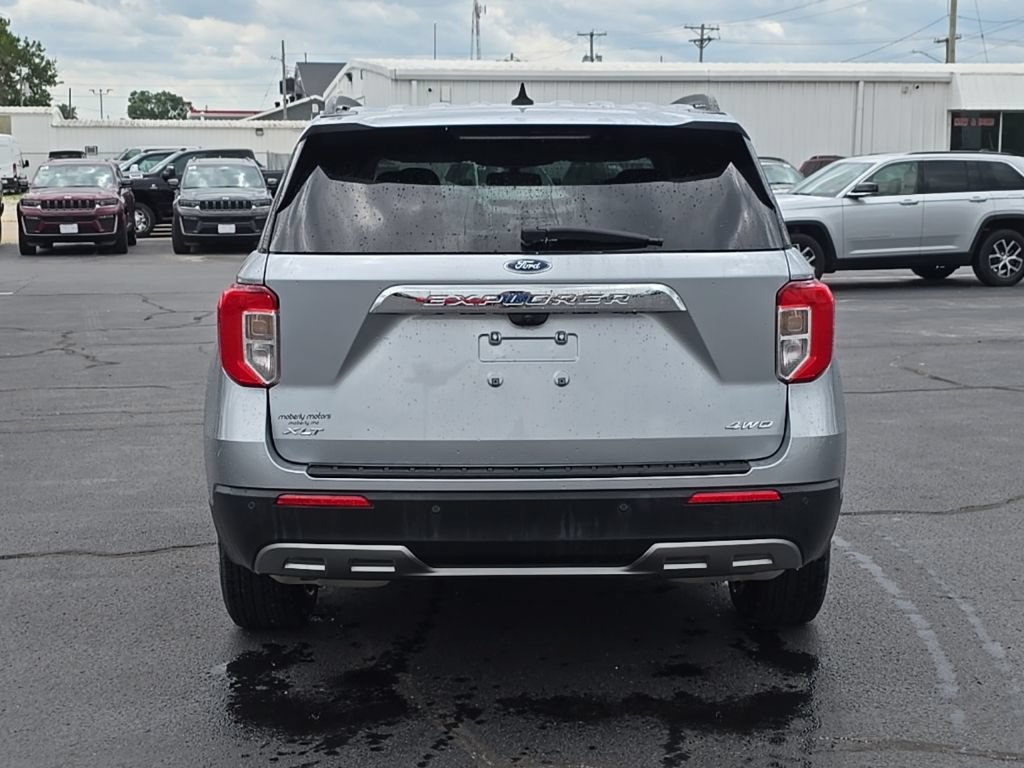 Used 2023 Ford Explorer XLT w/ Equipment Group 202A AWD/4WD image 60