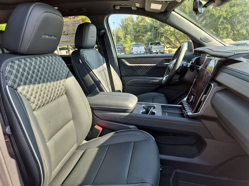 New 2027 GMC Acadia Denali w/ LPO, Floor Liner Package FWD image 38