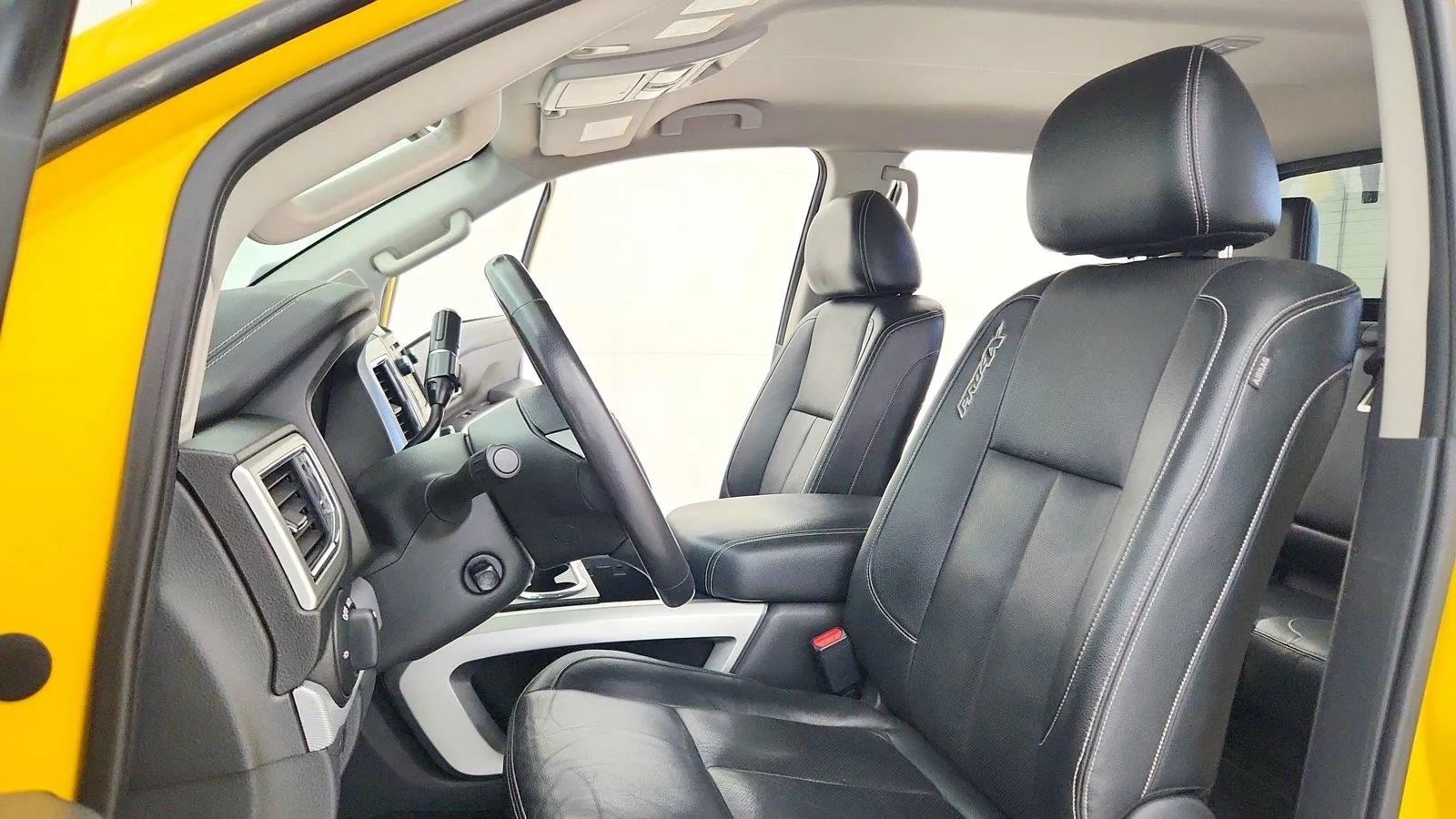 Used 2017 Nissan Titan PRO-4X w/ Pro-4x Convenience Package AWD/4WD image 21