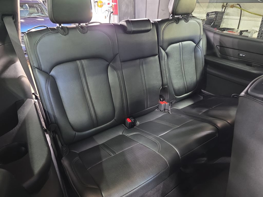 Used 2024 Jeep Wagoneer Series II AWD/4WD image 12