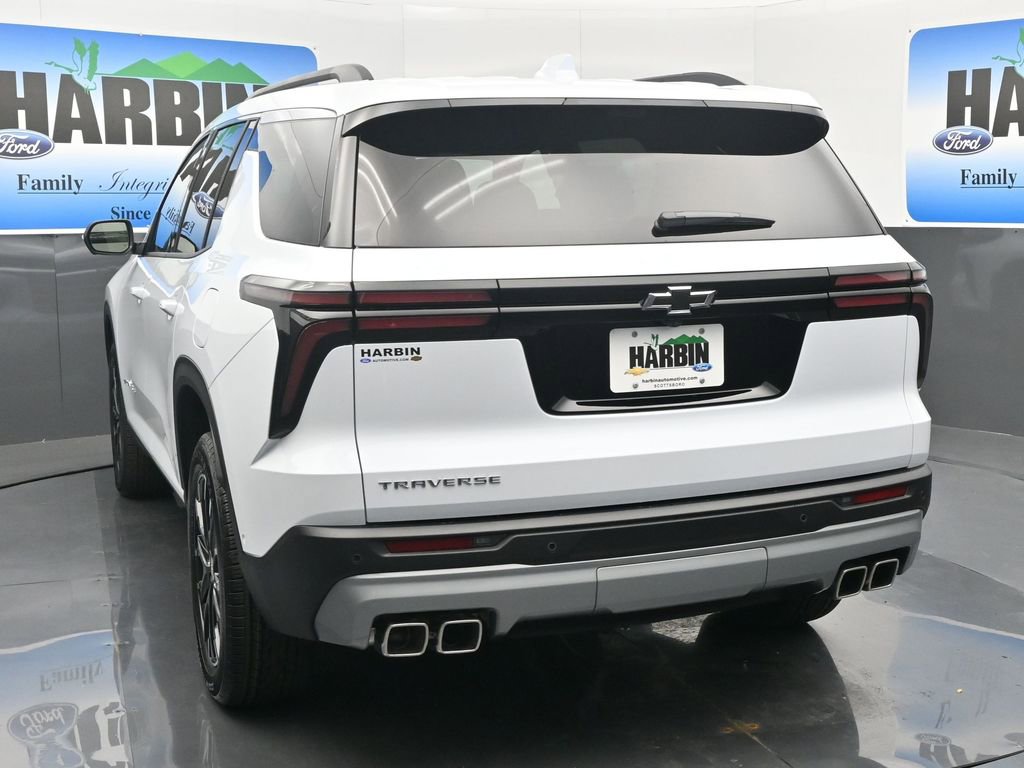 New 2026 Chevrolet Traverse LT w/ Enhanced Driving Package image 4