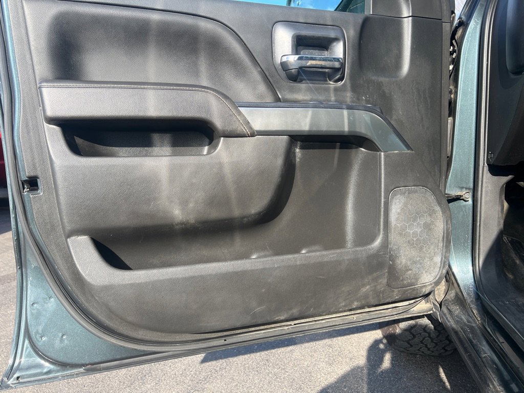 Used 2018 Chevrolet Silverado 1500 LT w/ All Star Edition image 9