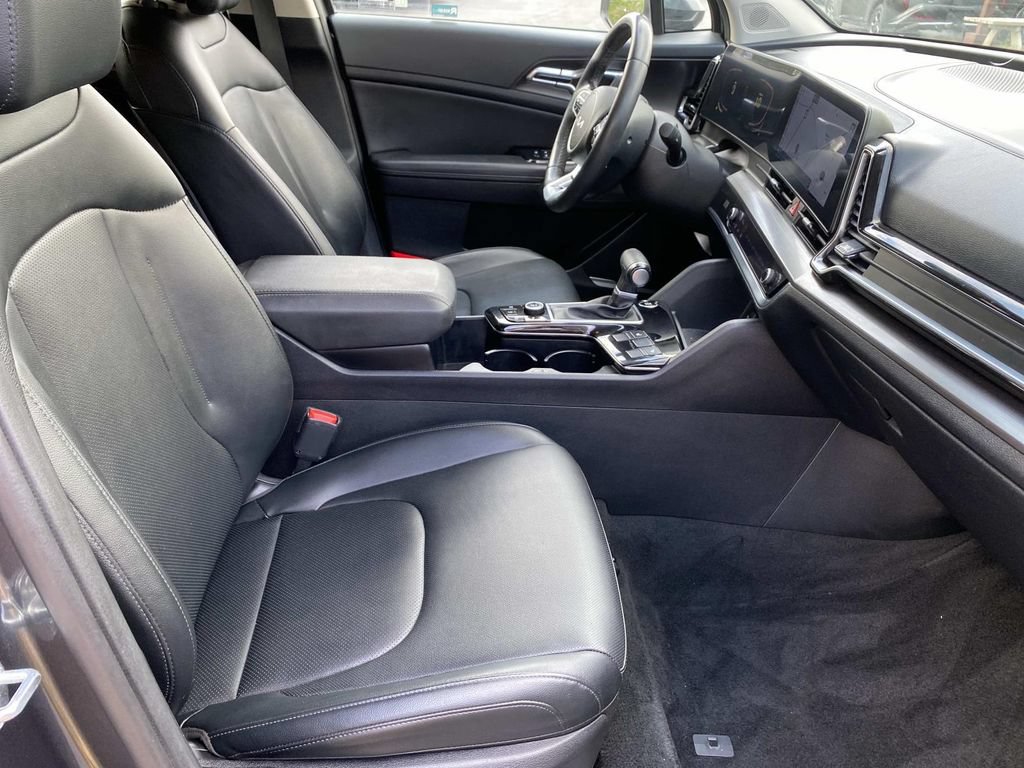 Used 2024 Kia Sportage EX AWD/4WD image 24