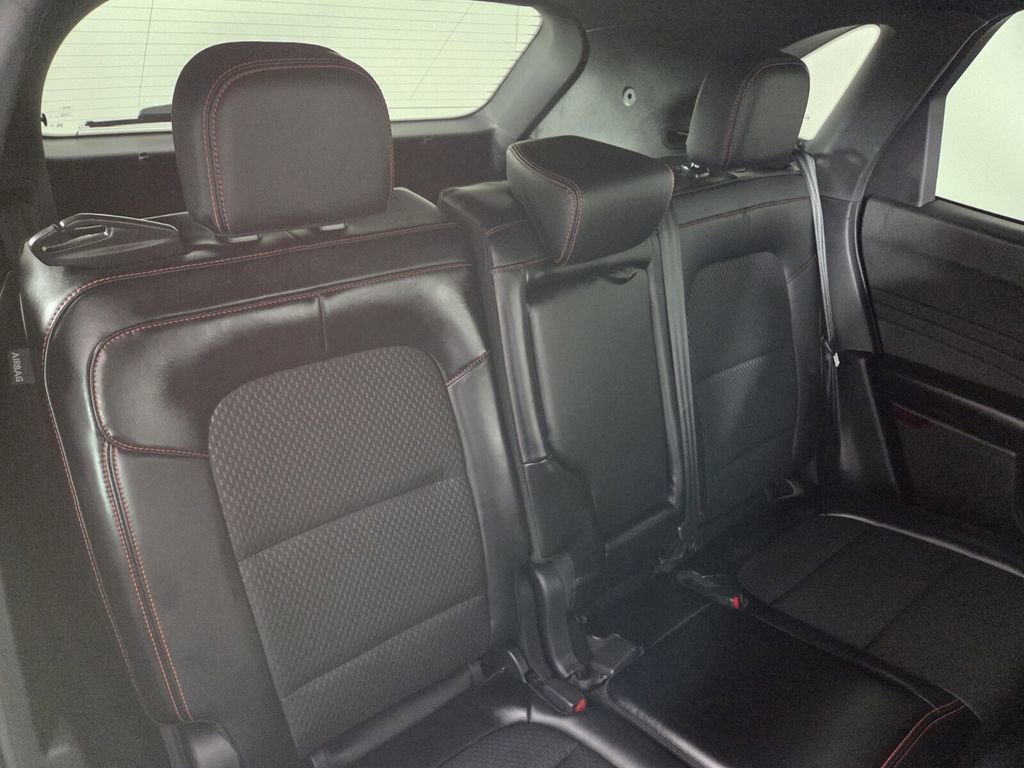 Used 2025 Ford Escape ST-Line image 31