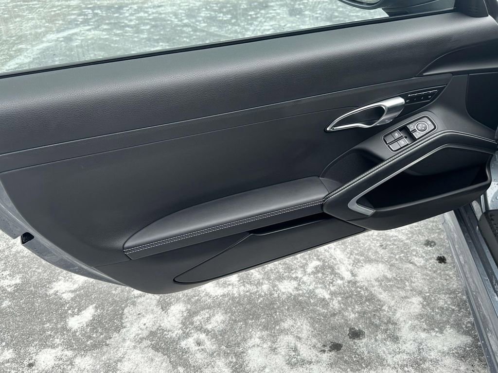 Used 2025 Porsche 718 Cayman RWD image 14