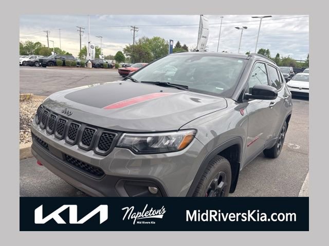 Used 2023 Jeep Compass Trailhawk image 1
