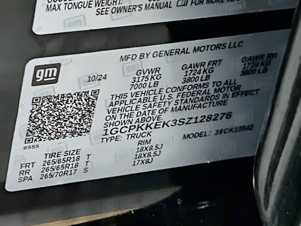 Used 2025 Chevrolet Silverado 1500 LT AWD/4WD image 32