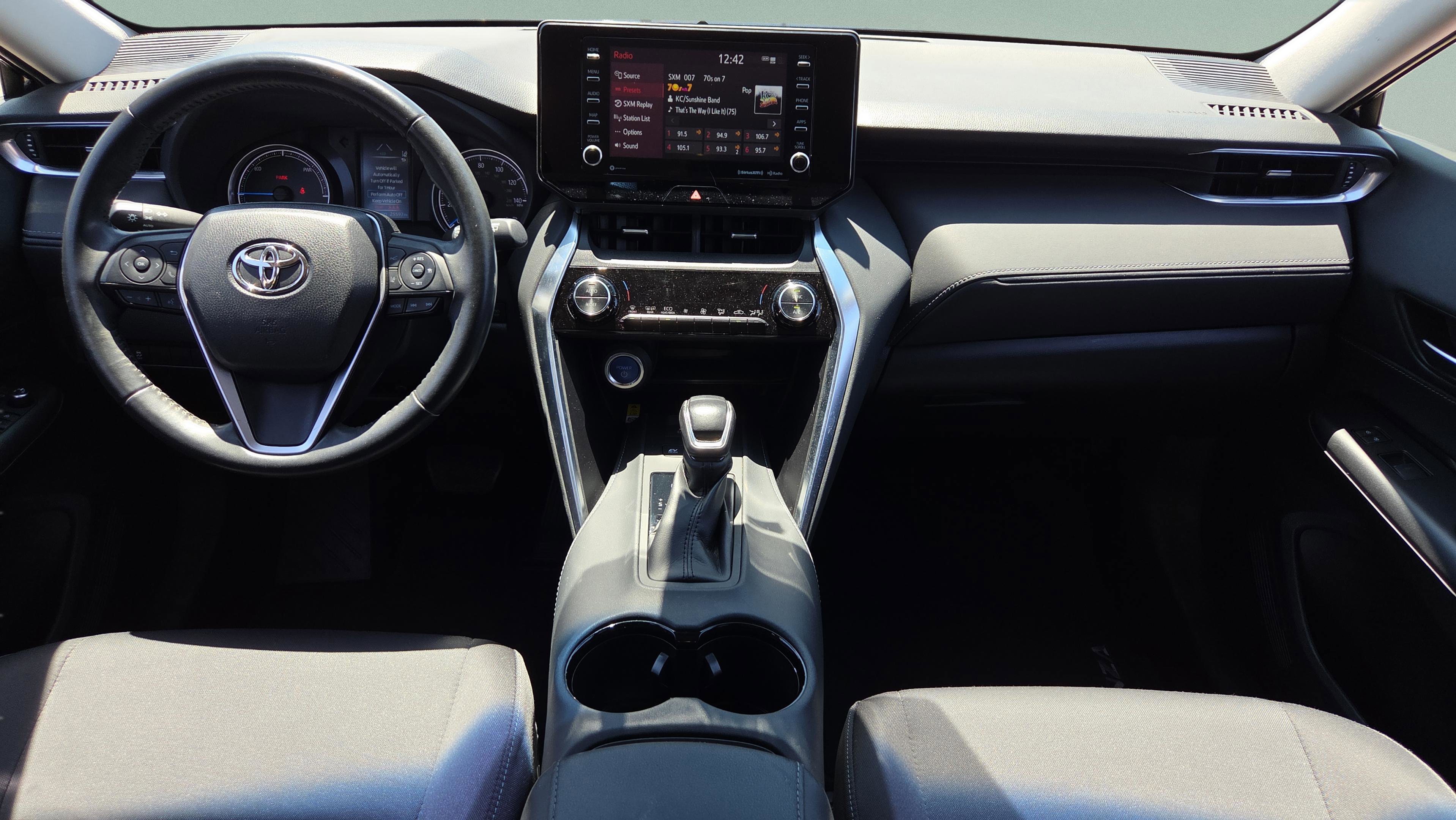 Certified 2022 Toyota Venza LE image 22