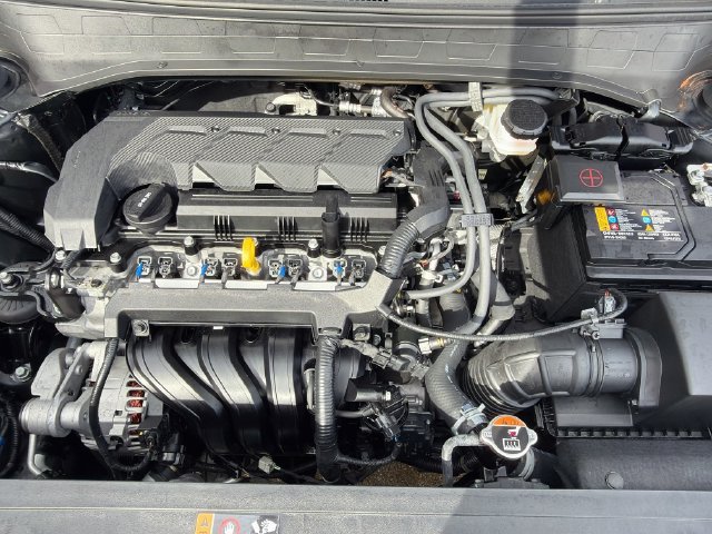 Certified 2025 Hyundai Venue SEL FWD image 29