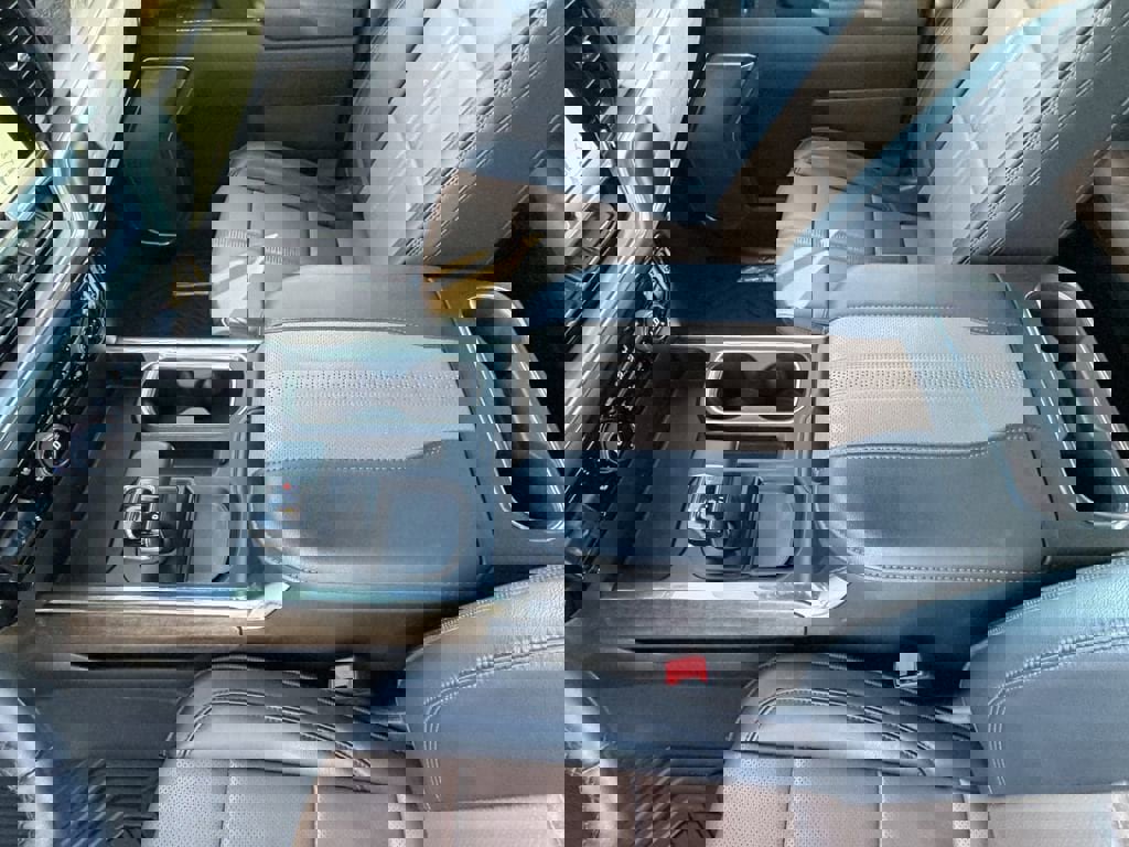 Certified 2023 Chevrolet Silverado 1500 High Country w/ Technology Package image 19