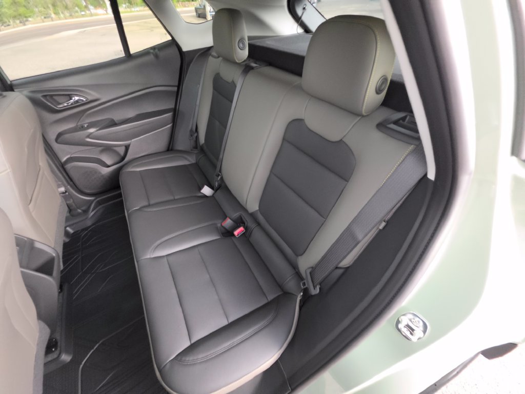 New 2026 Chevrolet Trax ACTIV w/ Driver Confidence Package FWD image 13