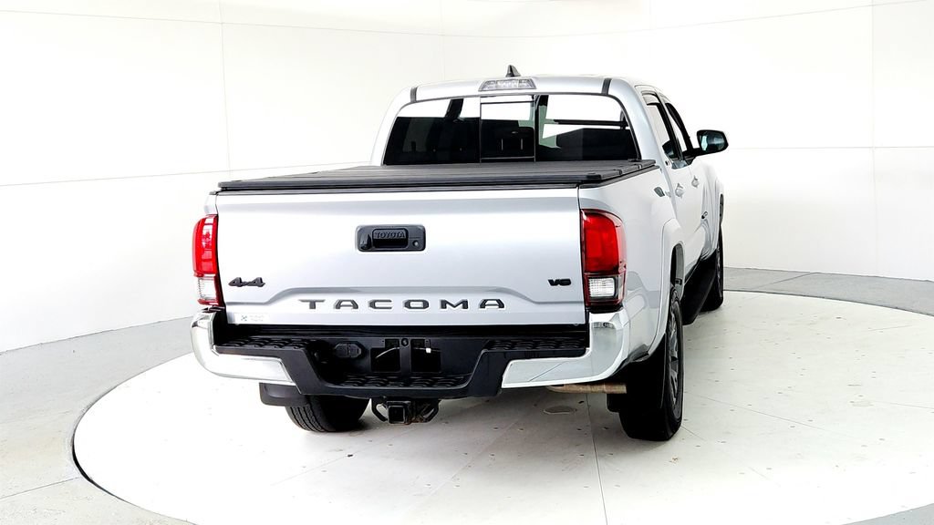Certified 2022 Toyota Tacoma SR5 AWD/4WD image 5