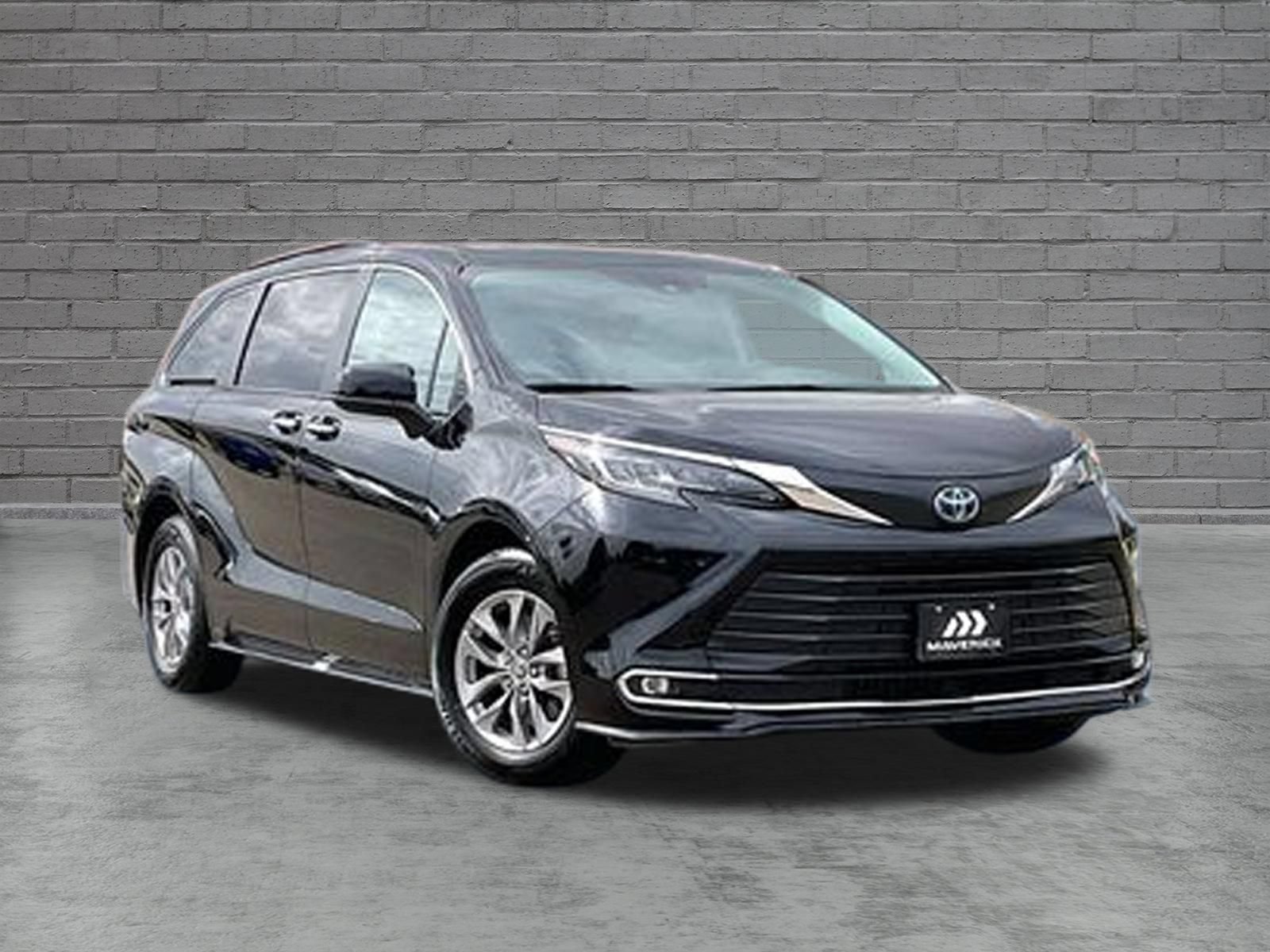 Used 2023 Toyota Sienna XLE