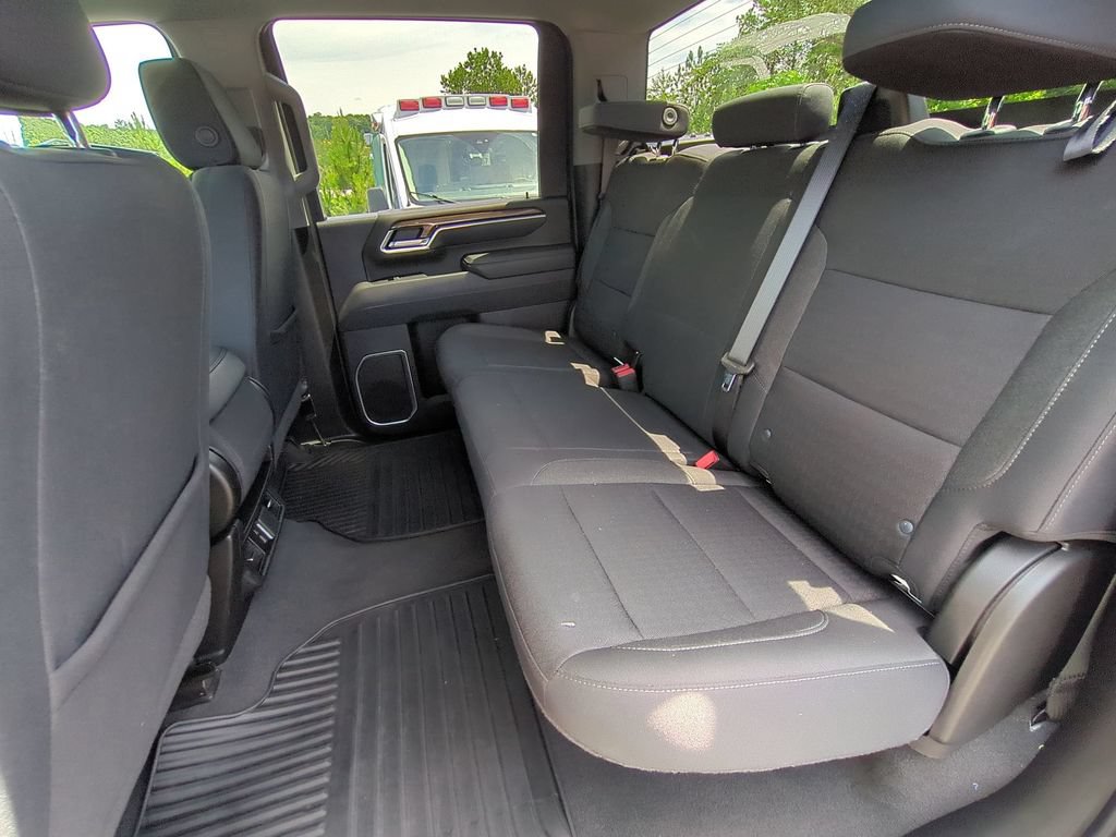 Used 2025 Chevrolet Silverado 2500 LT w/ Convenience Package AWD/4WD image 17