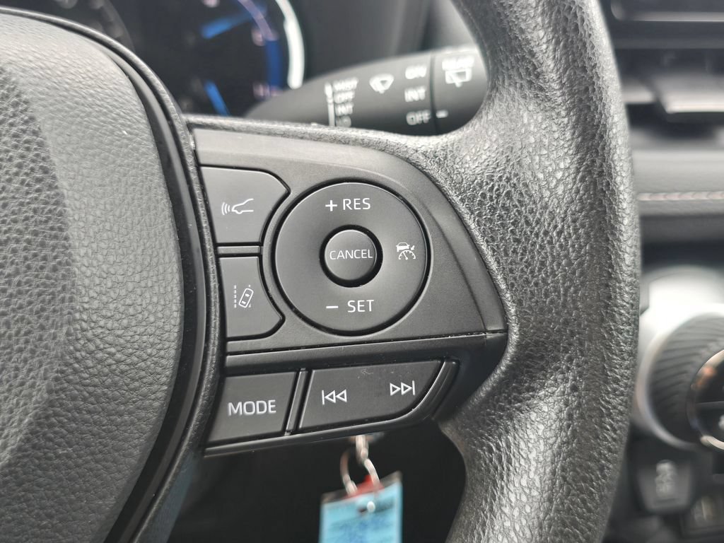 Certified 2023 Toyota RAV4 LE AWD/4WD image 31