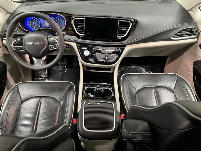 Used 2023 Chrysler Pacifica Limited FWD image 25