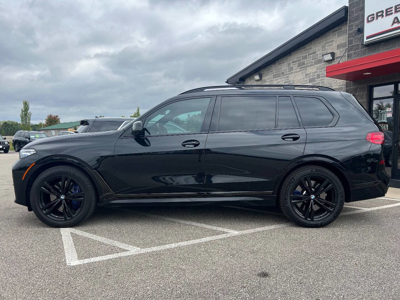 Used 2021 BMW X7 M50i w/ Executive Package image 6