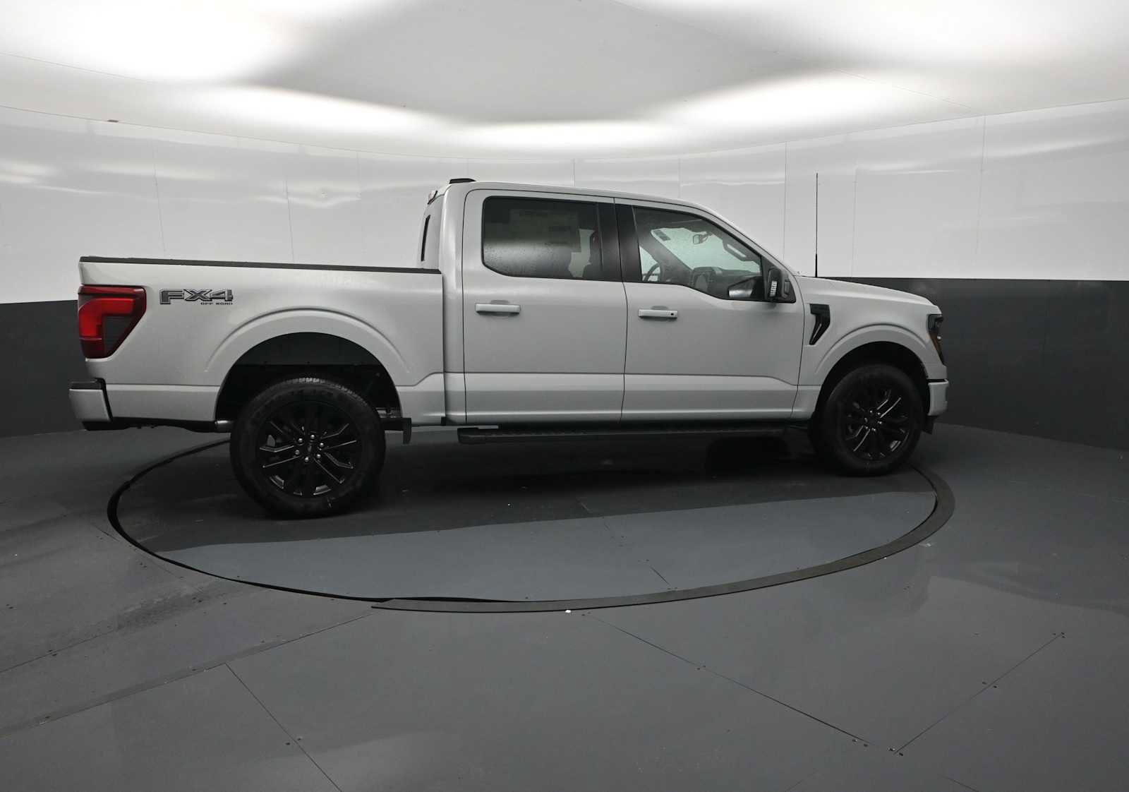 New 2026 Ford F150 XLT w/ Equipment Group 302A MID AWD/4WD image 9