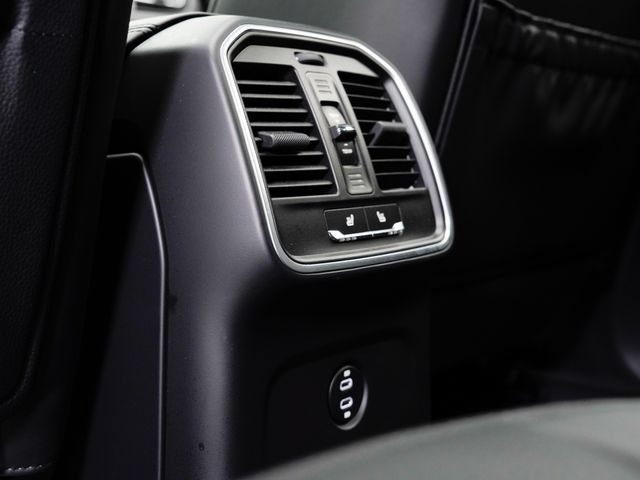 Certified 2026 Porsche Macan AWD/4WD image 15