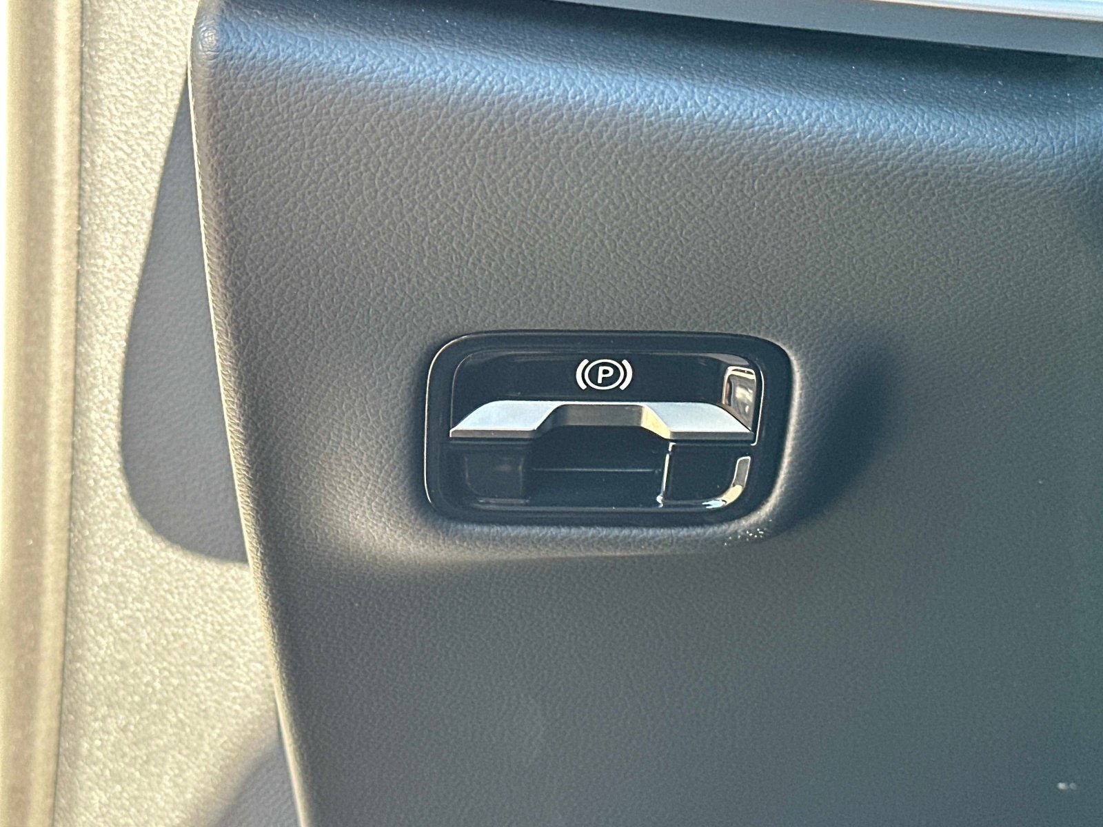 Used 2025 Mercedes-Benz E 350 Sedan image 26