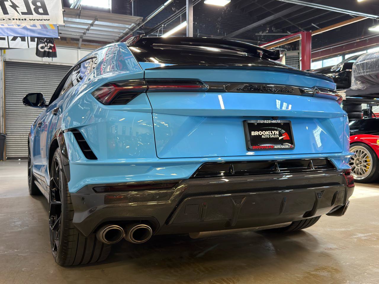 Used 2024 Lamborghini Urus Performante AWD/4WD image 10