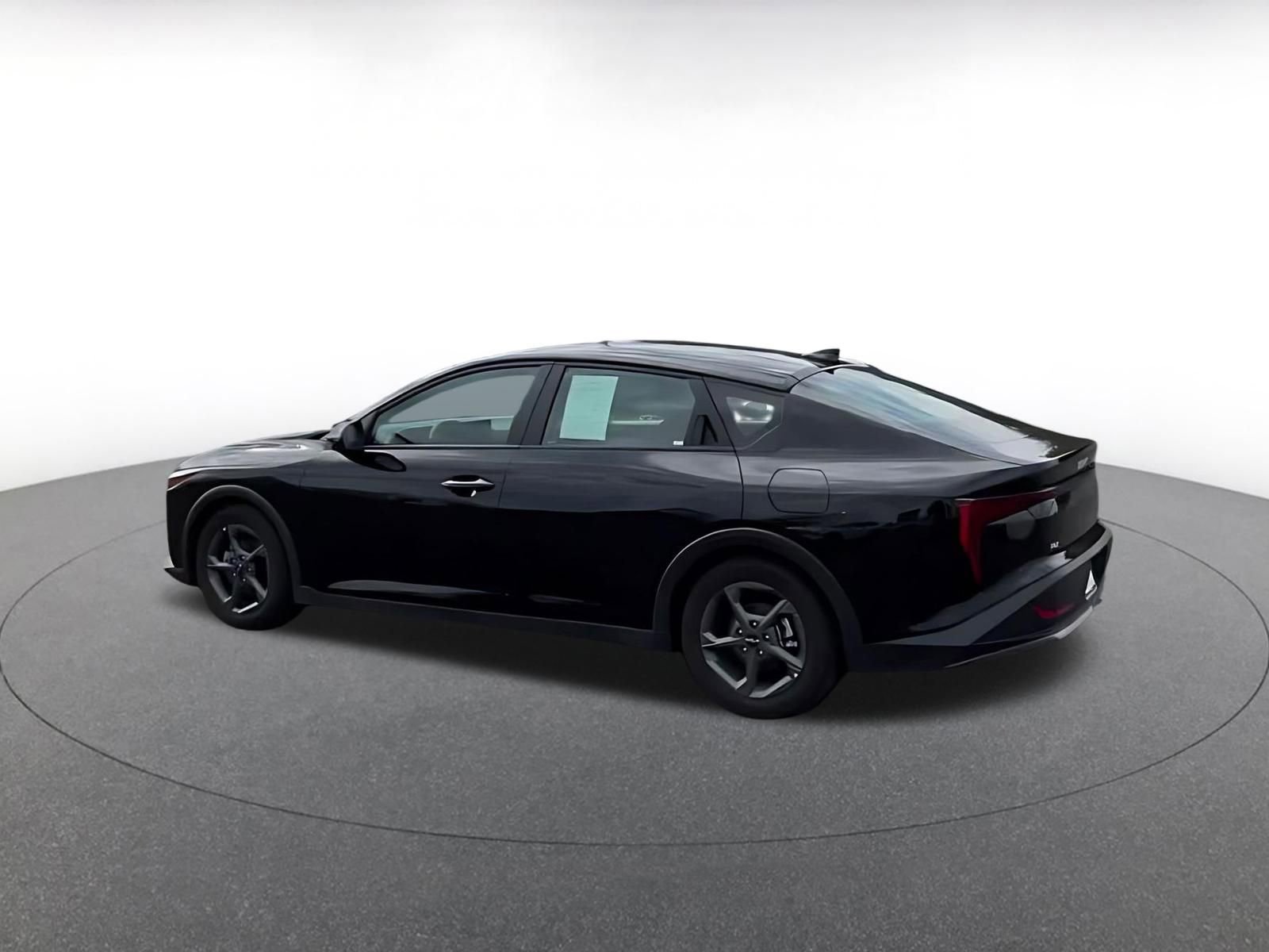 Used 2025 Kia K4 LXS image 10