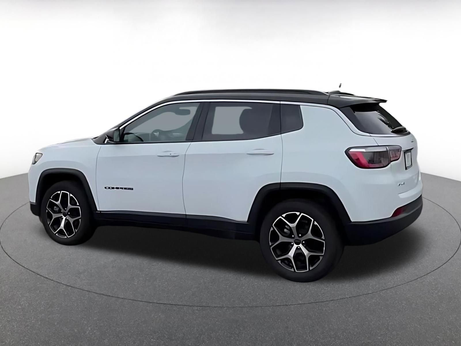 Used 2025 Jeep Compass Limited AWD/4WD image 10