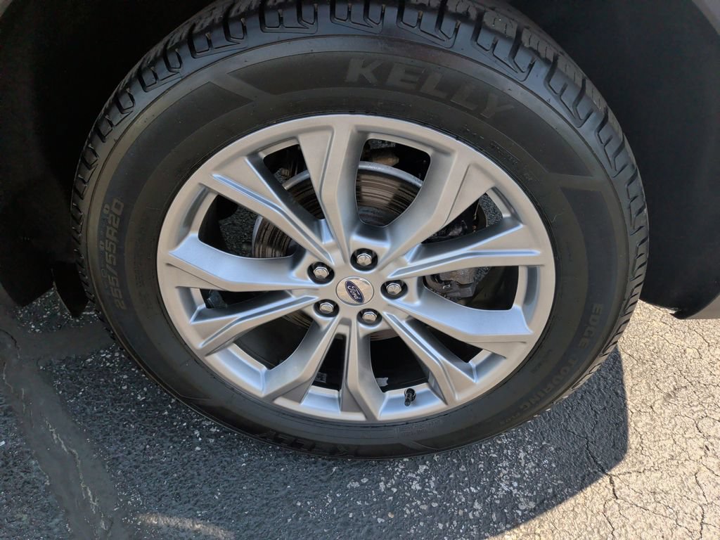 Certified 2020 Ford Explorer XLT w/ Equipment Group 202A AWD/4WD image 19
