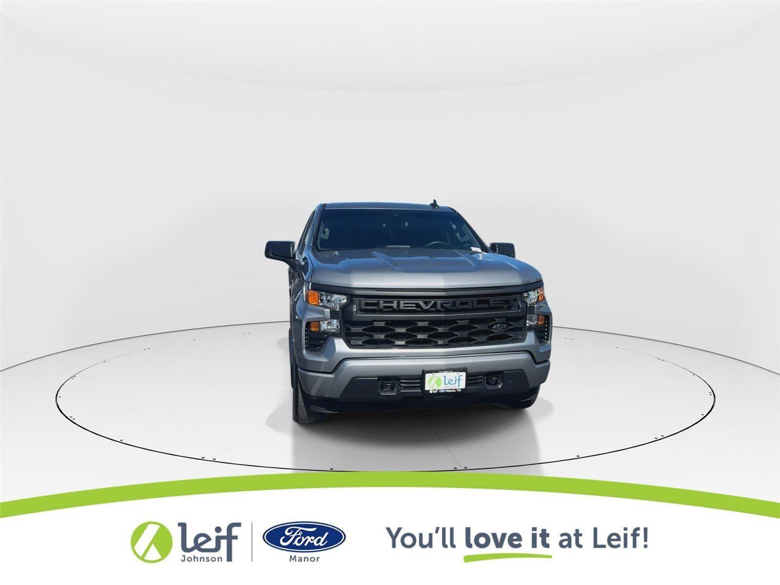 Used 2024 Chevrolet Silverado 1500 Custom image 3