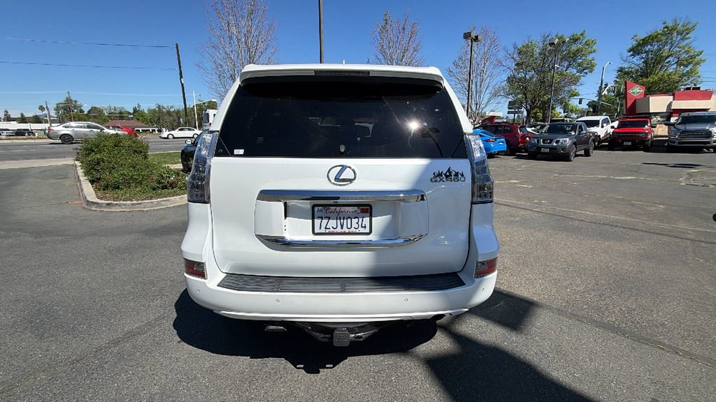 Used 2017 Lexus GX 460 Premium w/ Premium Package image 5