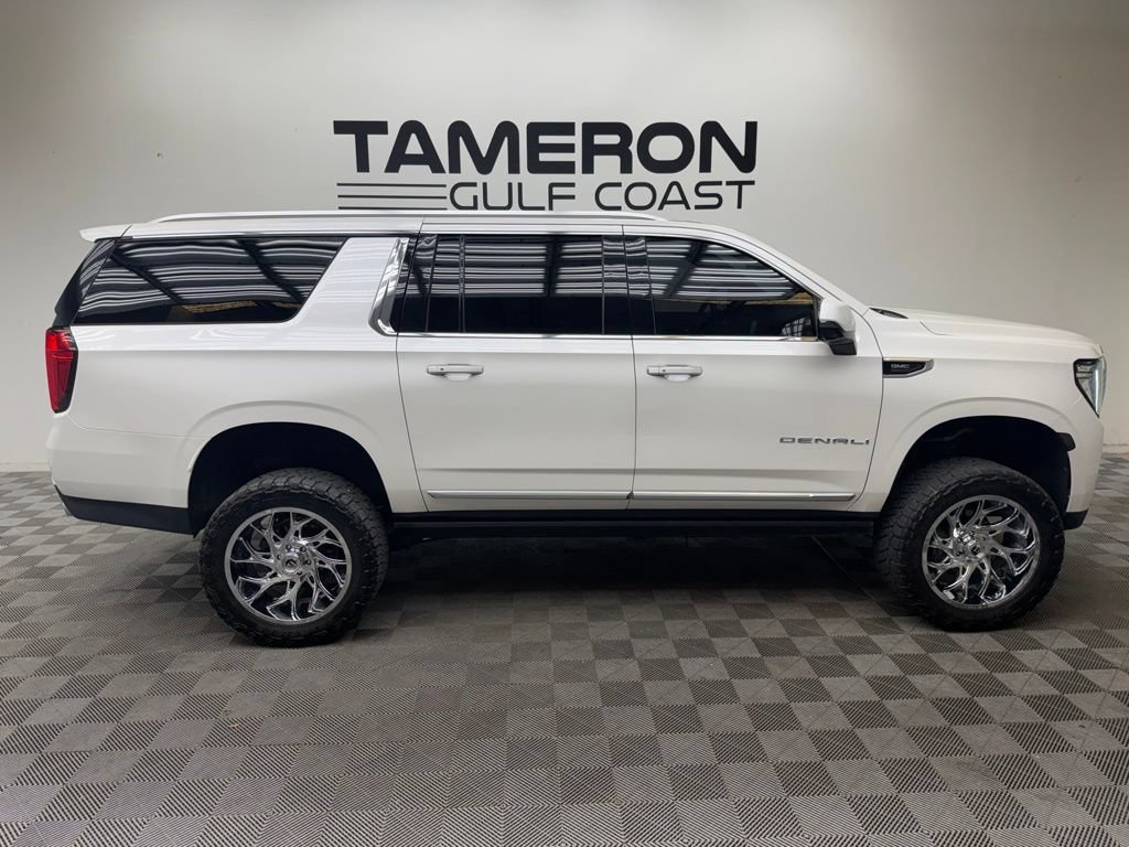 Used 2022 GMC Yukon XL Denali AWD/4WD image 4