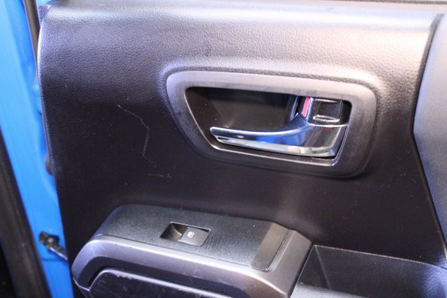 Used 2021 Toyota Tacoma TRD Sport image 13