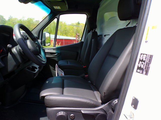 Used 2024 Mercedes-Benz Sprinter 3500 image 8