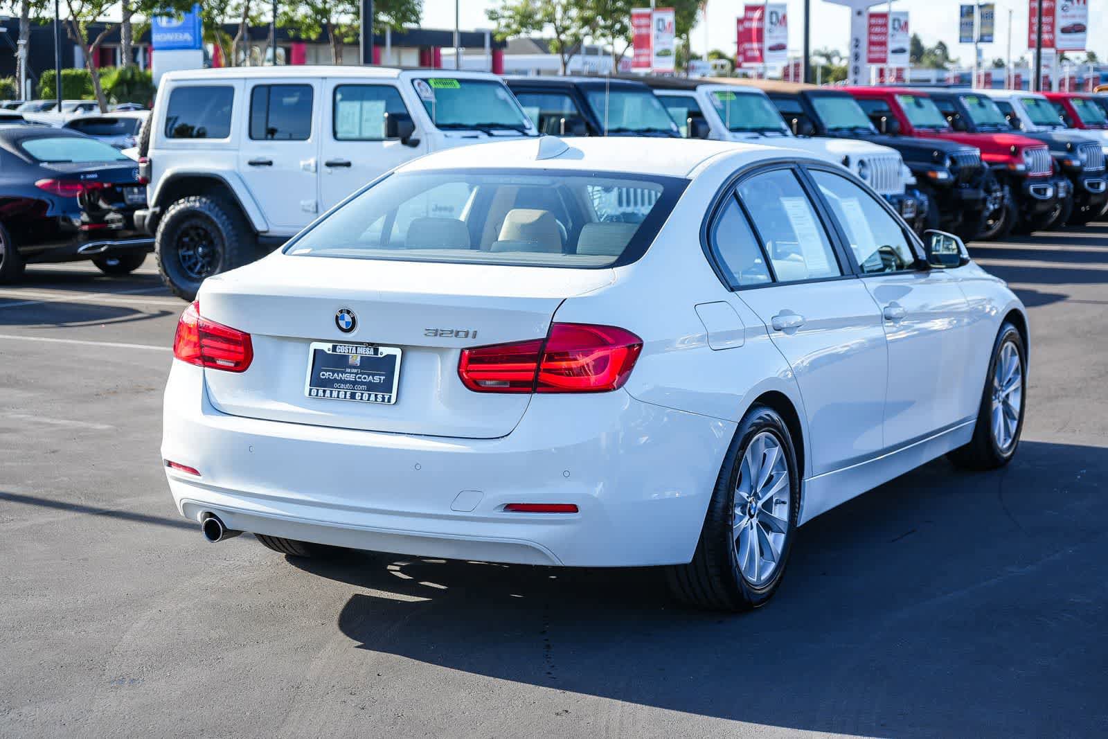 Used 2018 BMW 320i Sedan RWD image 6