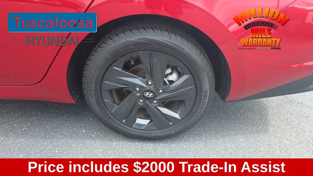 Used 2022 Hyundai Elantra SEL FWD image 11