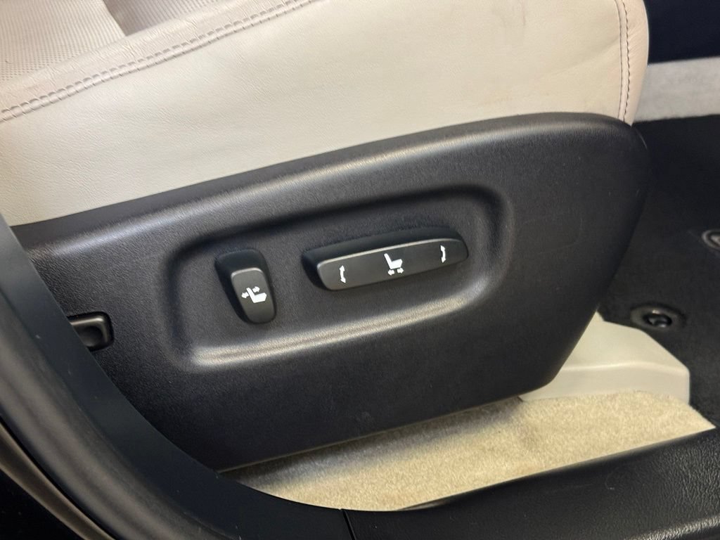Used 2013 Lexus RX 450h AWD w/ Navigation Pkg image 33
