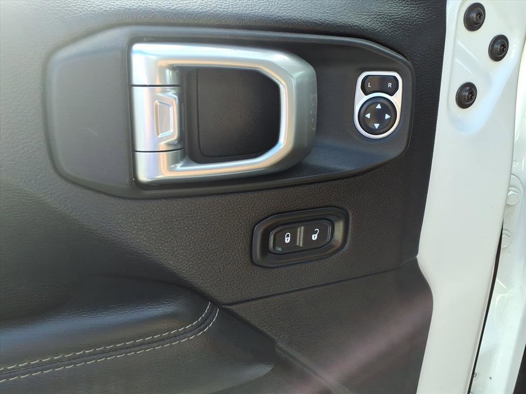 Used 2020 Jeep Gladiator Overland image 18