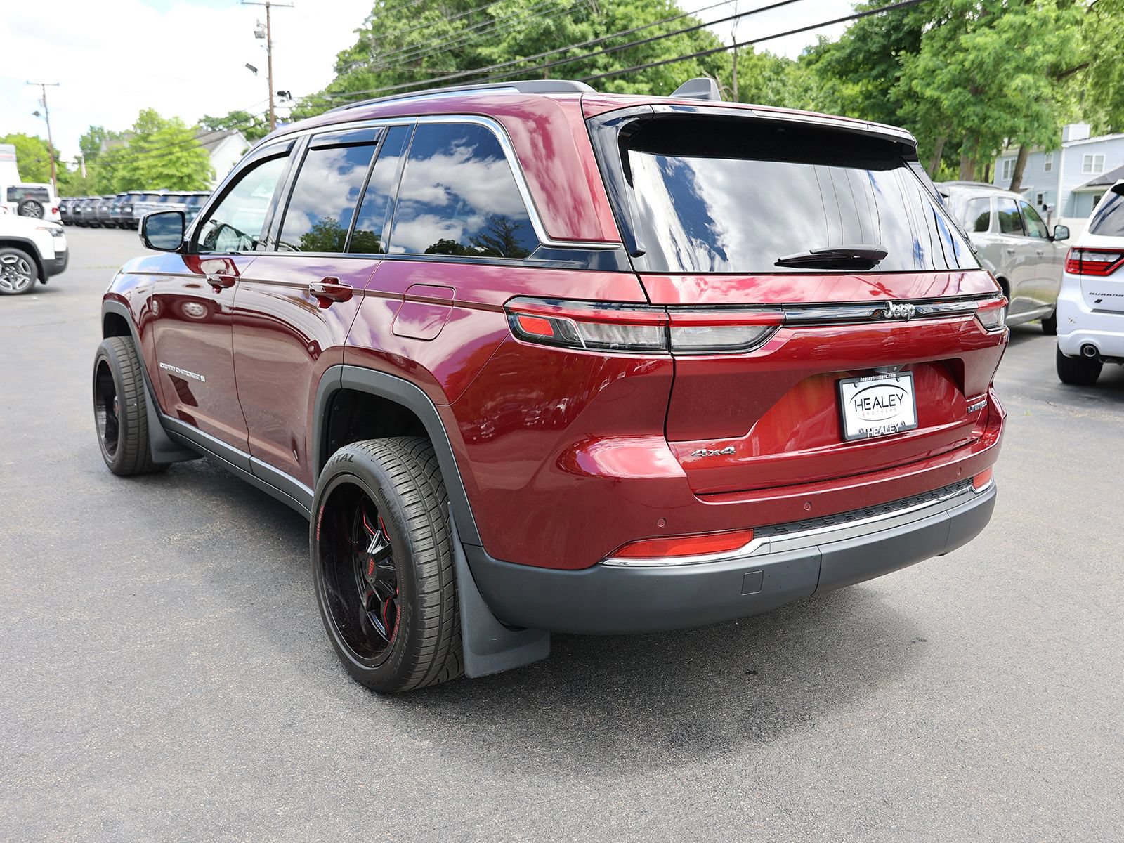 Used 2022 Jeep Grand Cherokee Limited AWD/4WD image 5