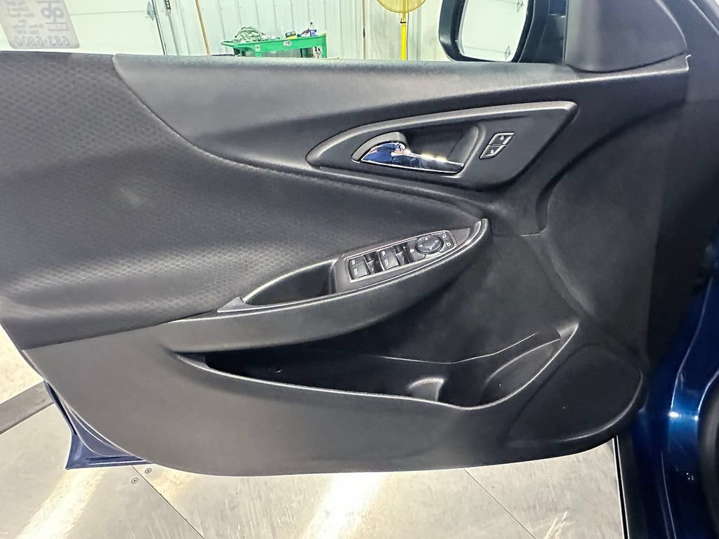 Used 2019 Chevrolet Malibu LT FWD image 19