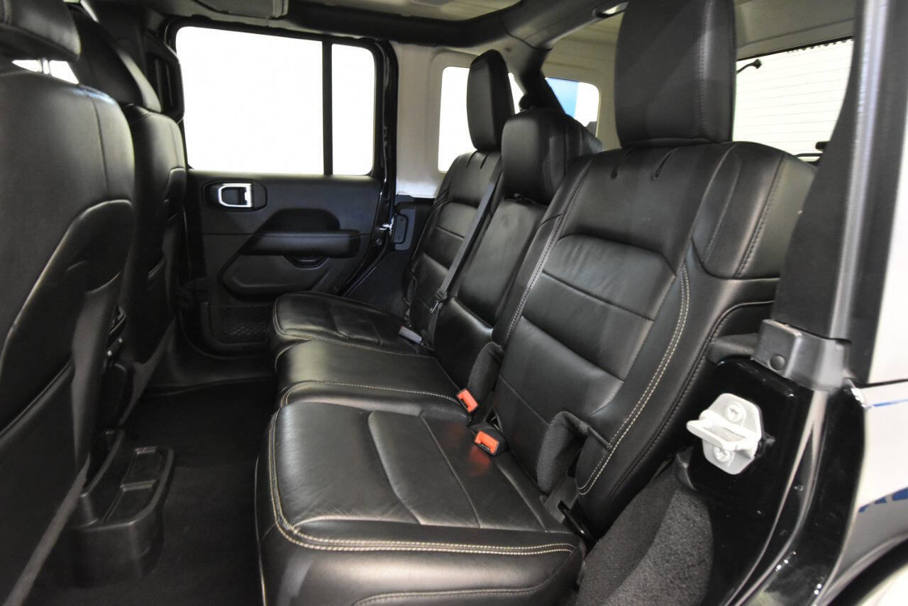 Used 2021 Jeep Wrangler Unlimited Sahara AWD/4WD image 14