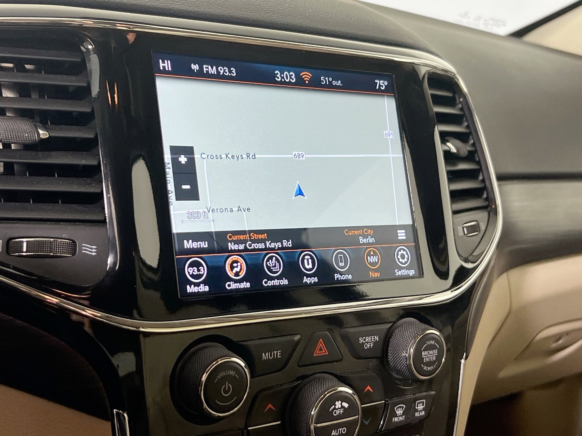 Used 2022 Jeep Grand Cherokee Laredo E w/ Security & Convenience Group image 13