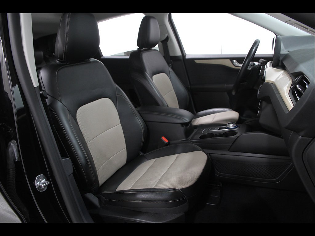 Used 2022 Ford Escape Titanium w/ Titanium Elite Package AWD/4WD image 17